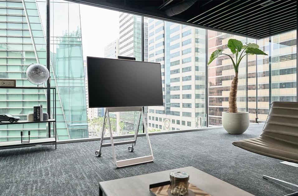 LG 43" HT3WJ TÁTIL VC UHD ONE: QUICK FLEX - NOVEDUC Equipamento Laboratório e Formação Profissional