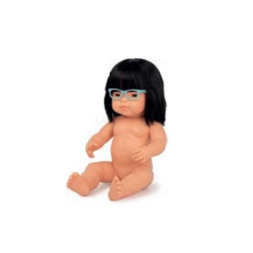Boneca Bebé Asiática com Óculos 38cm (Enviado em Saco e sem Roupa Interior) - NOVEDUC Equipamento Laboratório e Formação Profissional