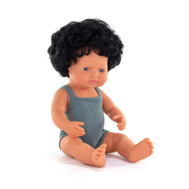 Boneca Bebé Europeia Cabelo Encaracolado Escuro 38cm (Enviado em caixa e com Roupa) - NOVEDUC Equipamento Laboratório e Formação Profissional
