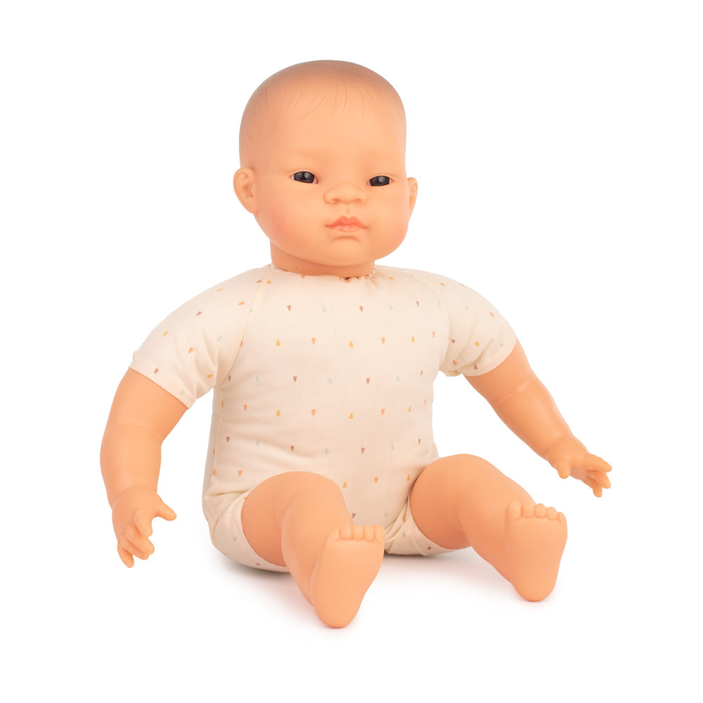 Boneco Bebé Asiático com Corpo Macio 40cm - NOVEDUC Equipamento Laboratório e Formação Profissional