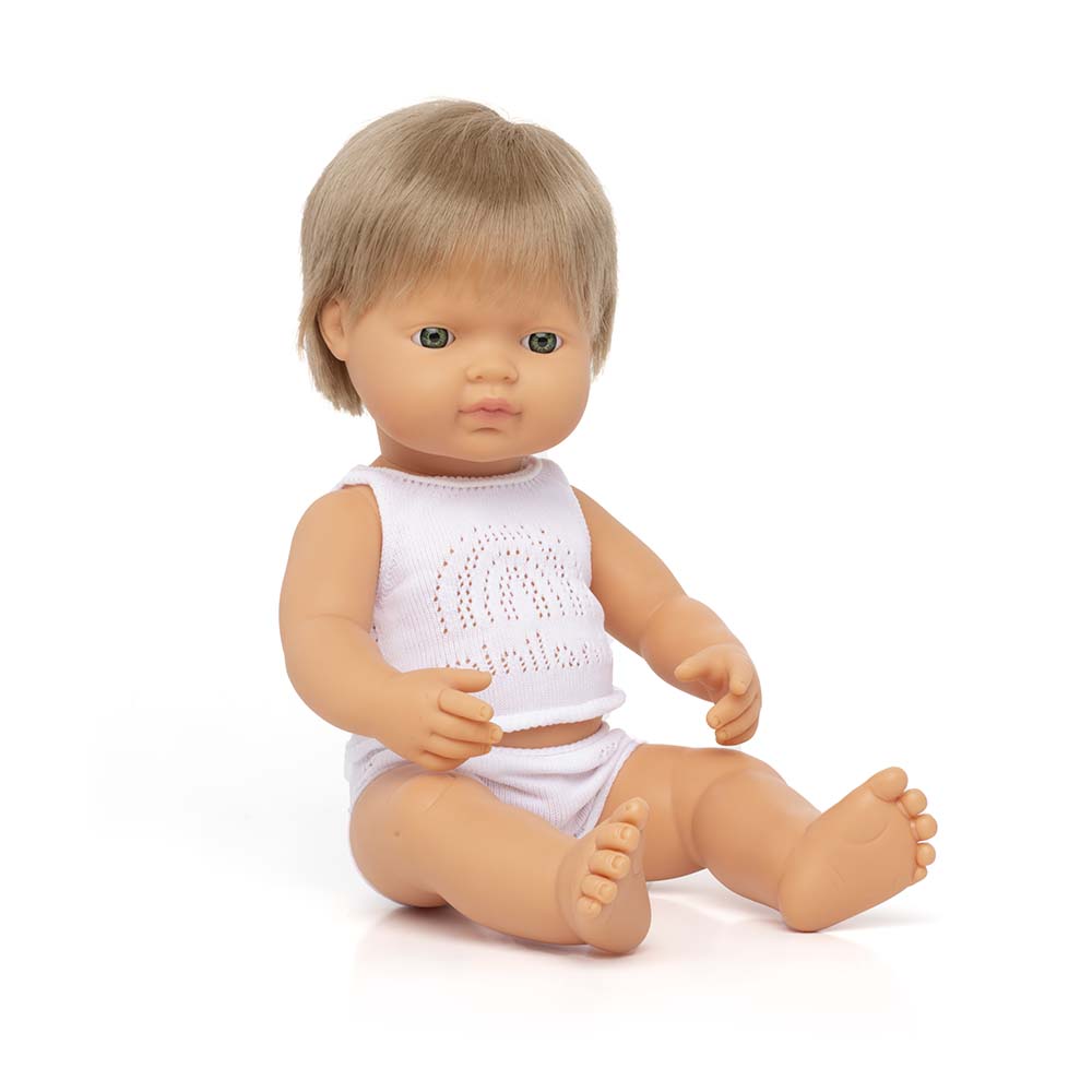 Boneco Bebé Europeu Cabelo Loiro Escuro 38cm (Enviado em caixa e com Roupa Interior) - NOVEDUC Equipamento Laboratório e Formação Profissional