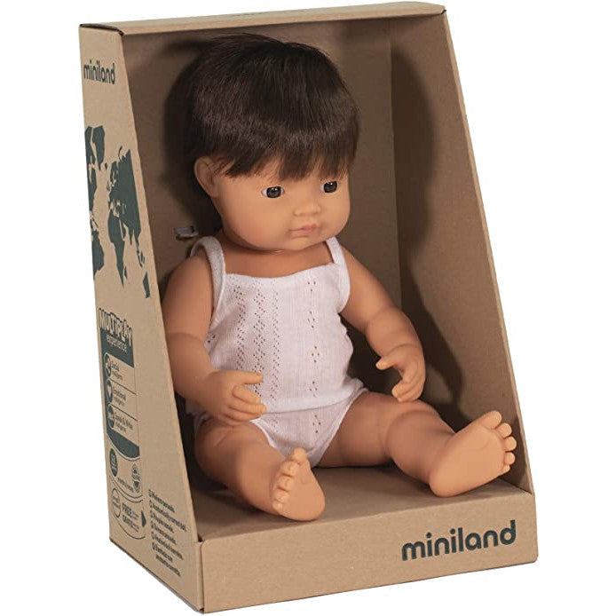 Boneco Bebé Europeu Moreno 38cm (Enviado em Saco e sem Roupa Interior) - NOVEDUC Equipamento Laboratório e Formação Profissional