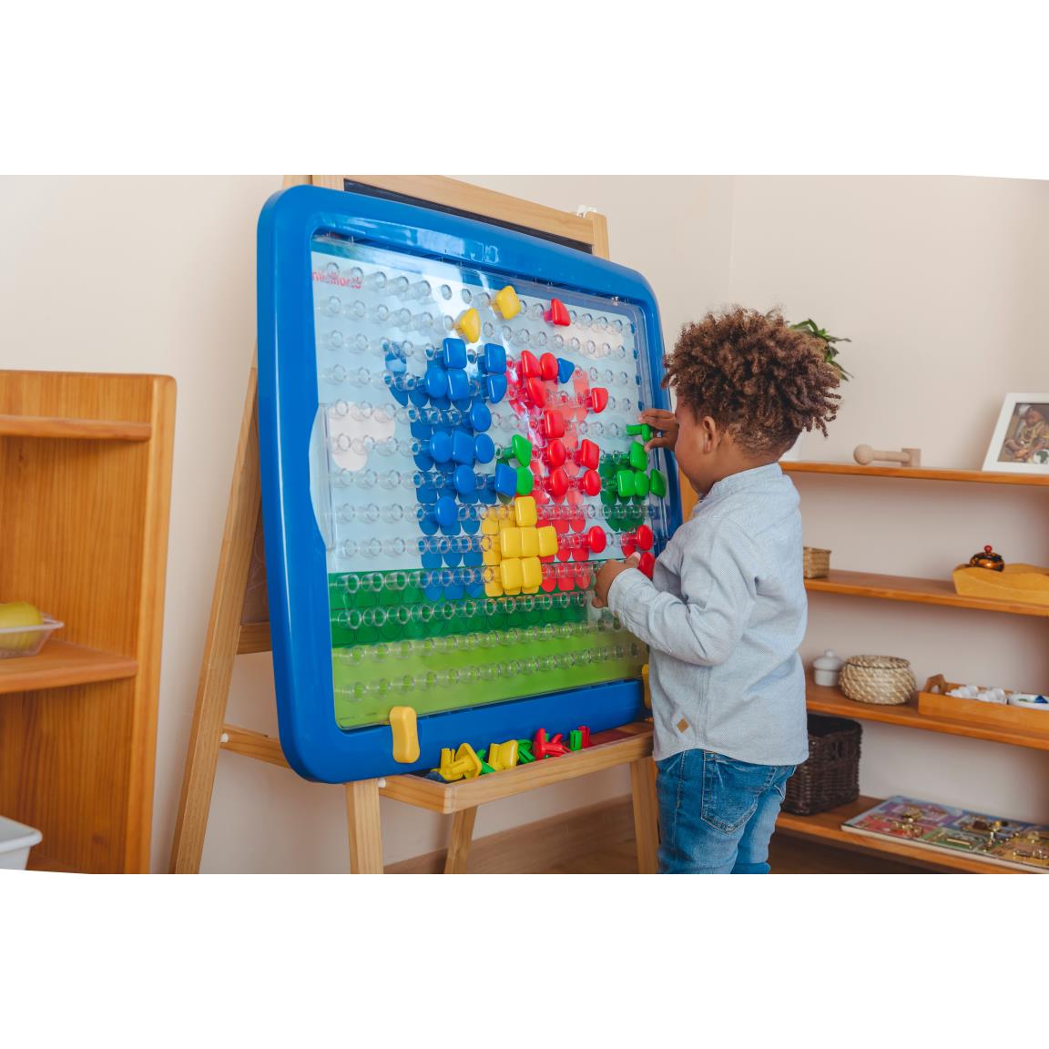 Quadro de Pinos Grande - NOVEDUC Equipamento Laboratório e Formação Profissional