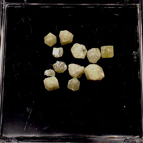 Rhodizite - NOVEDUC Equipamento Laboratório e Formação Profissional